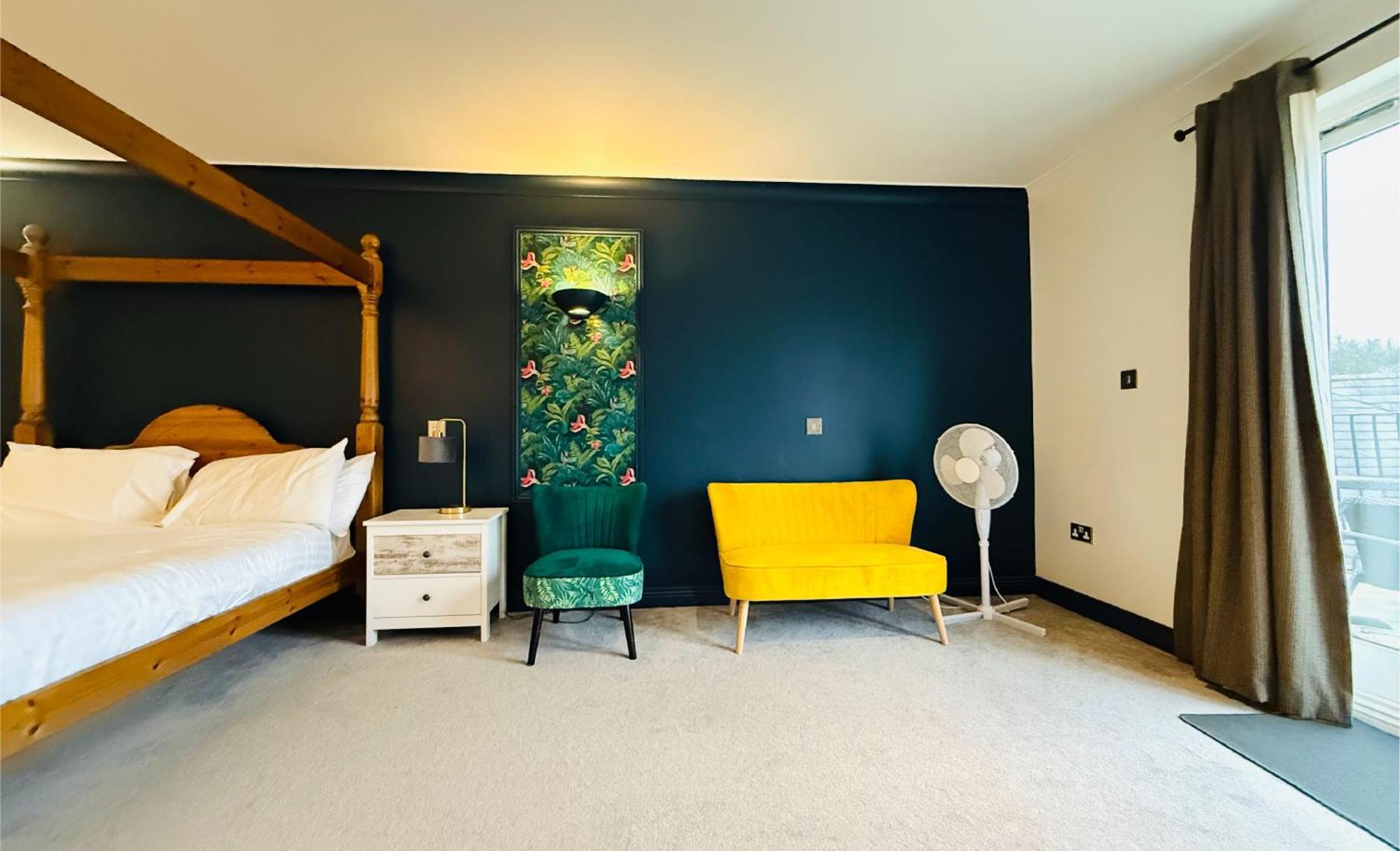 Hustyns Hotel Saint Wenn エクステリア 写真