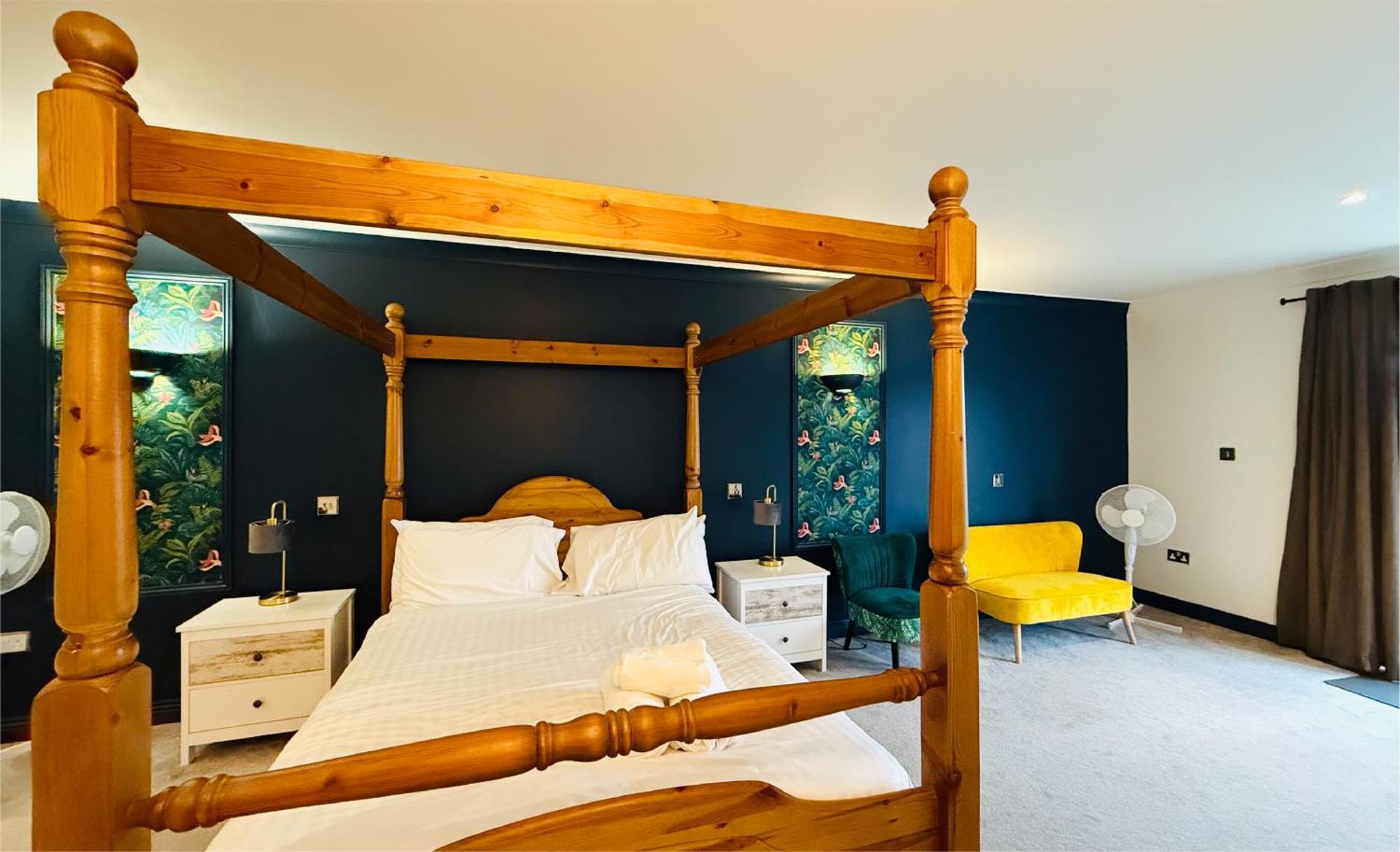 Hustyns Hotel Saint Wenn エクステリア 写真