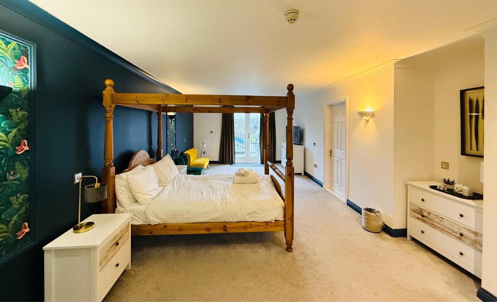 Hustyns Hotel Saint Wenn エクステリア 写真