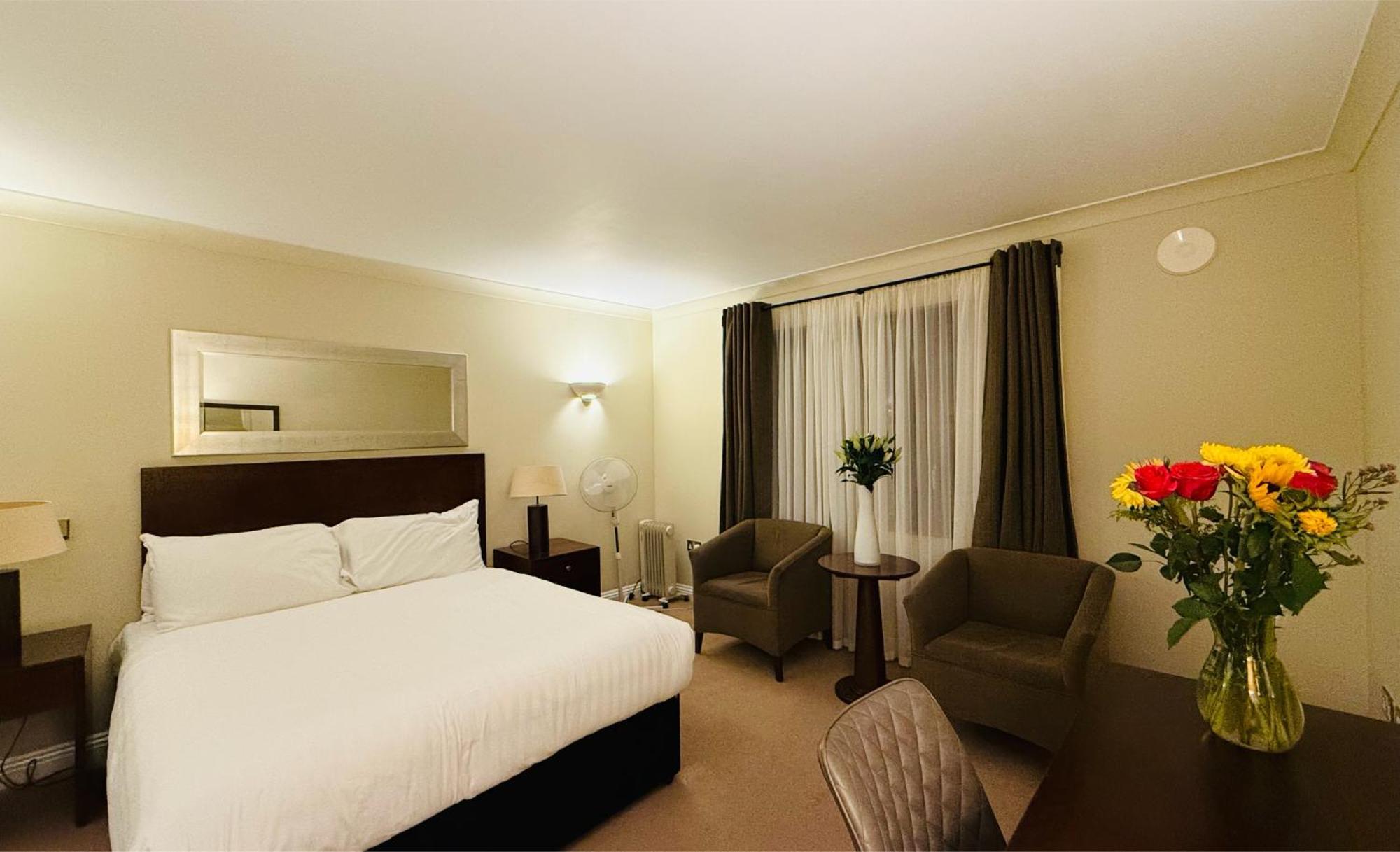 Hustyns Hotel Saint Wenn エクステリア 写真