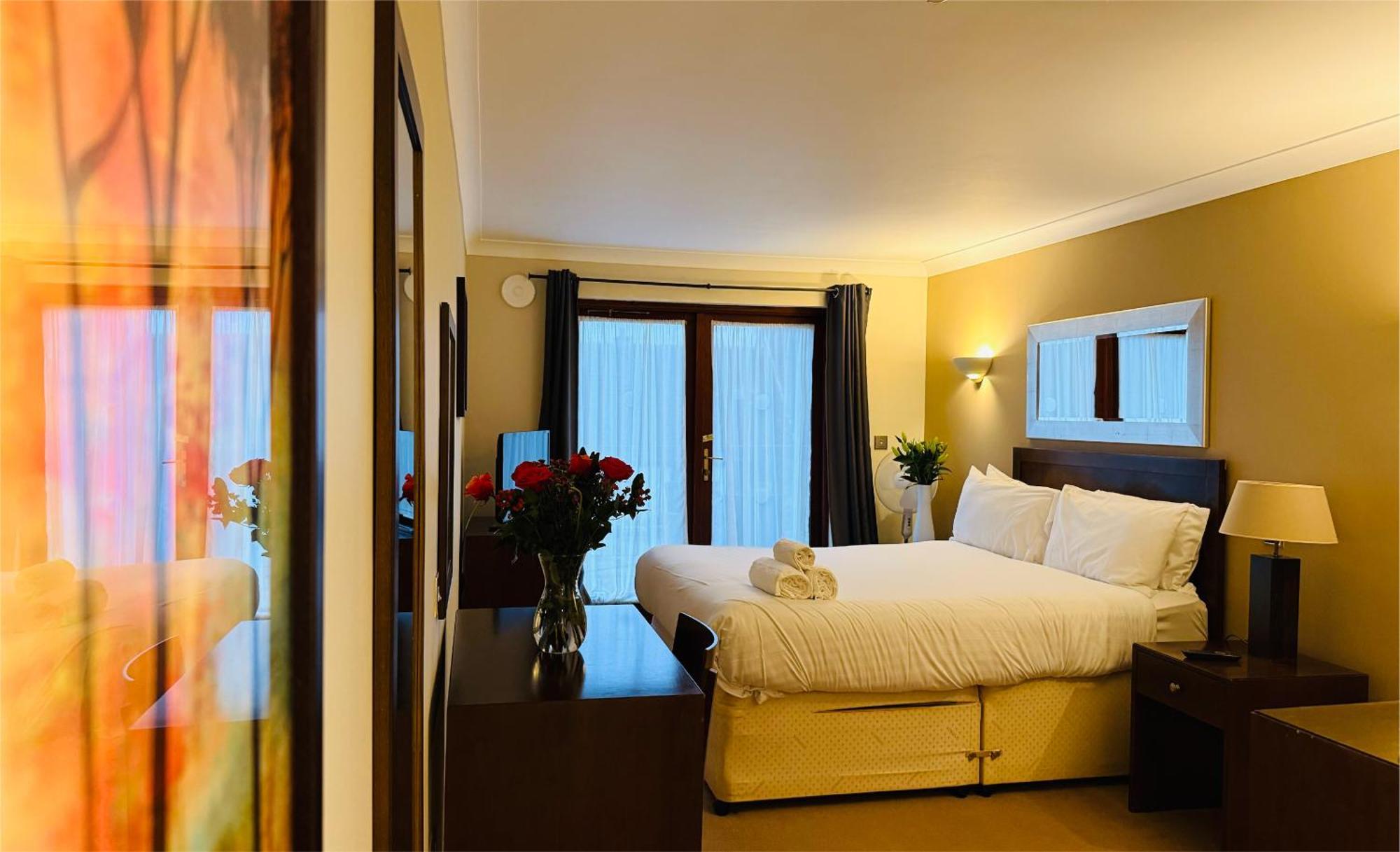 Hustyns Hotel Saint Wenn エクステリア 写真