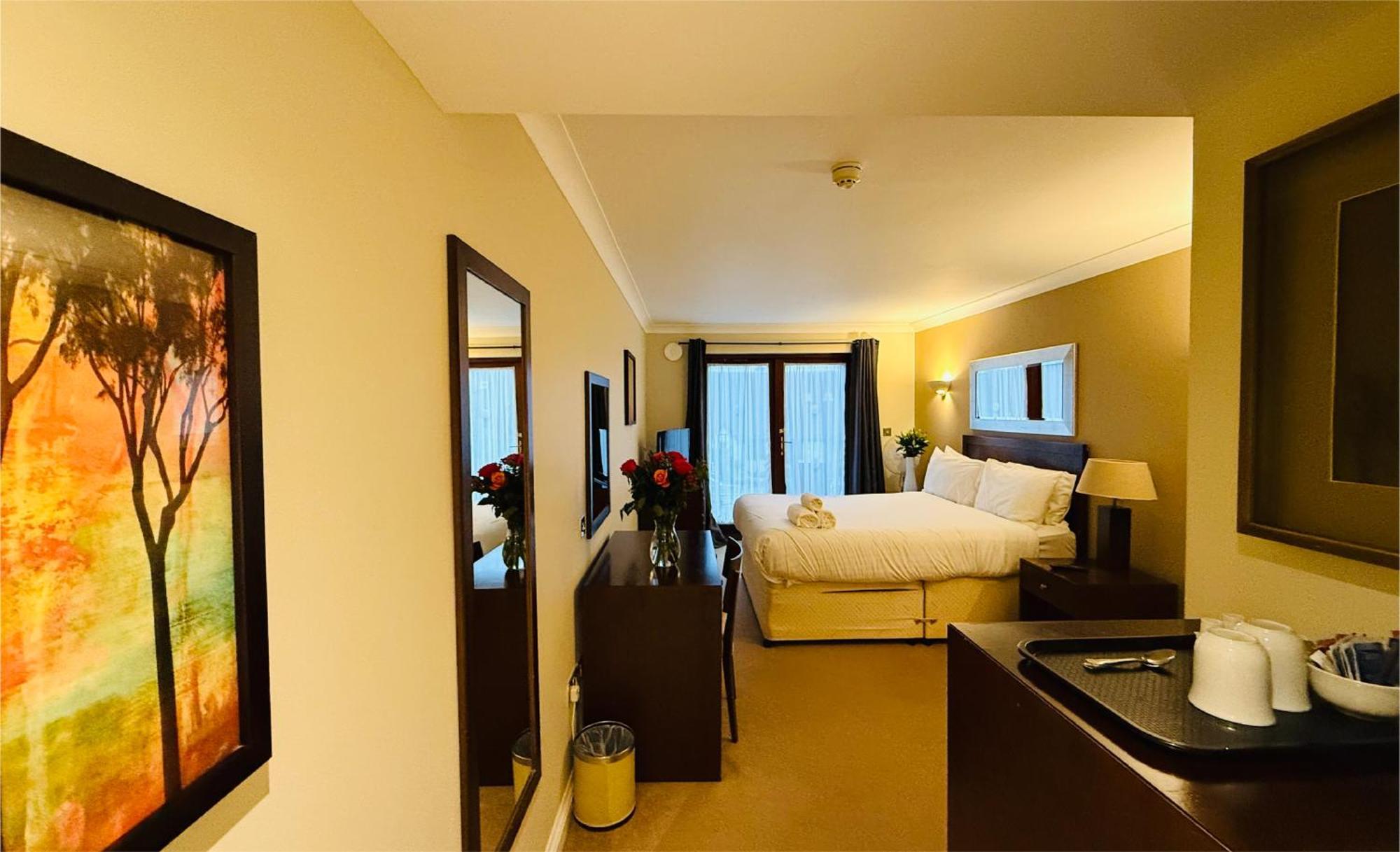 Hustyns Hotel Saint Wenn エクステリア 写真