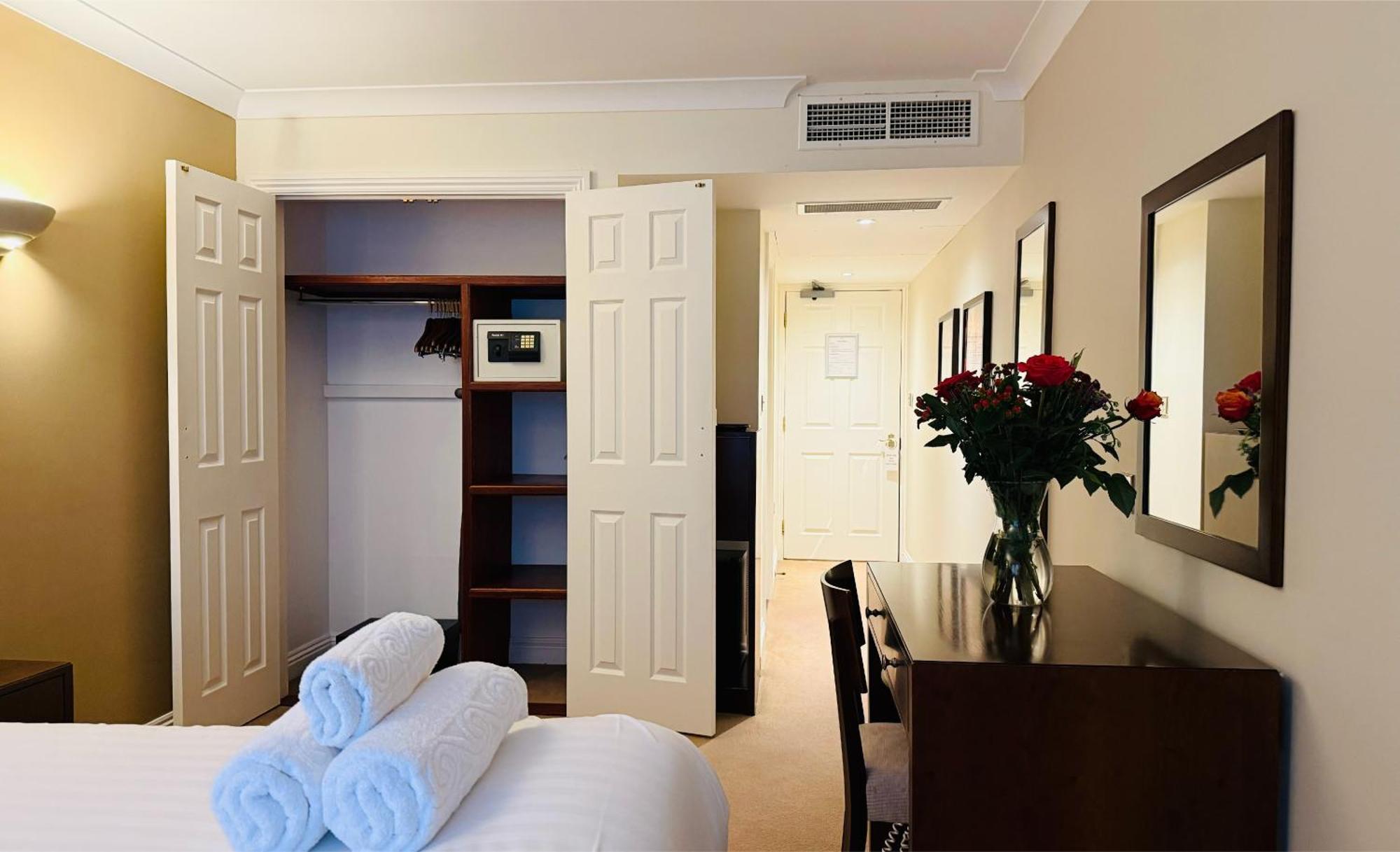 Hustyns Hotel Saint Wenn エクステリア 写真