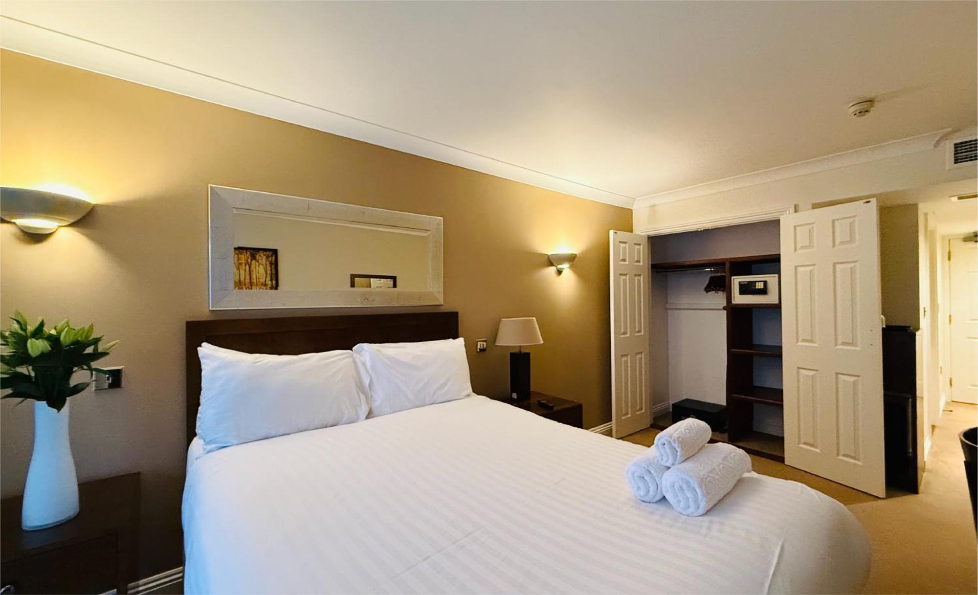 Hustyns Hotel Saint Wenn エクステリア 写真