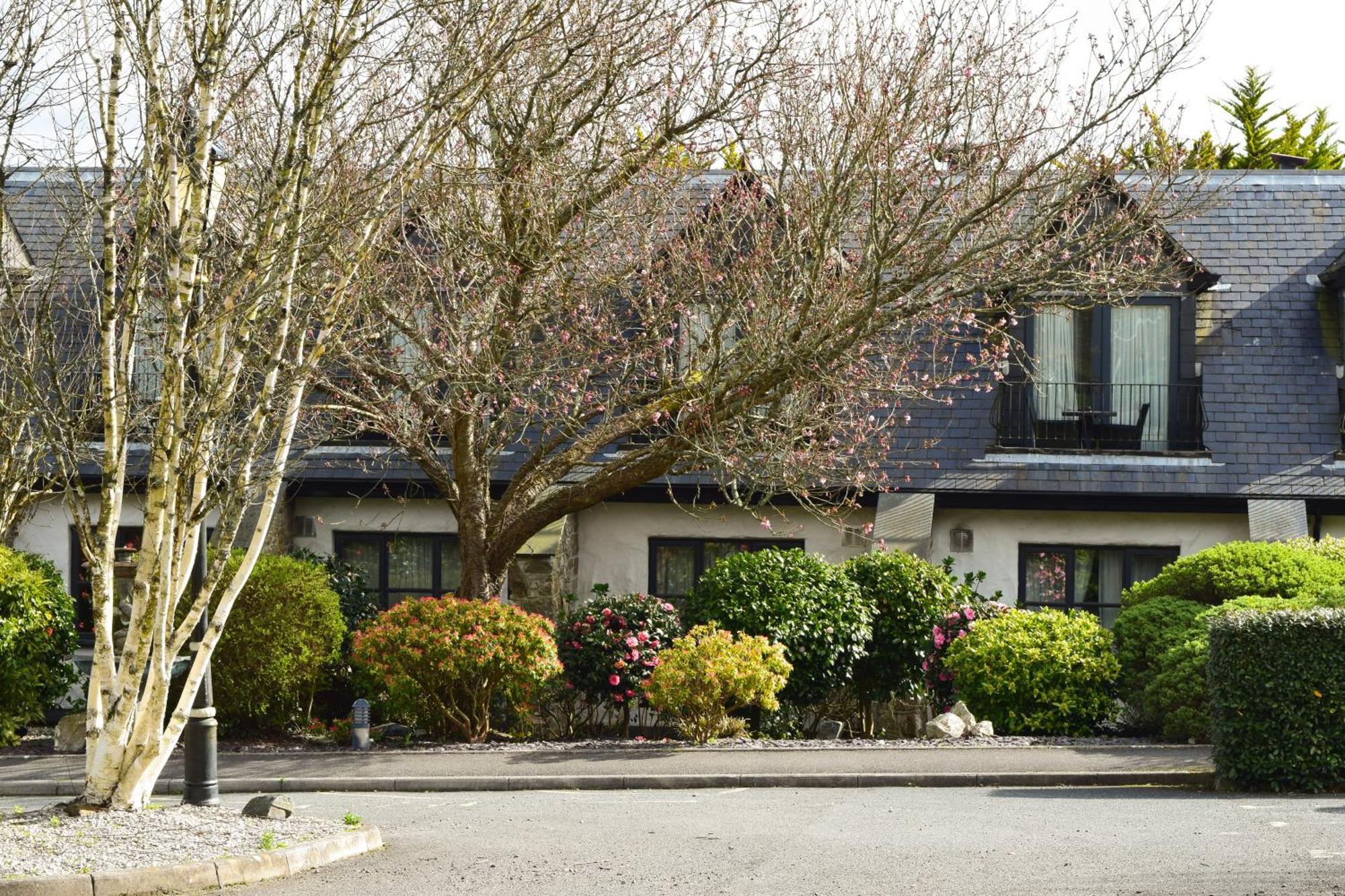 Hustyns Hotel Saint Wenn エクステリア 写真