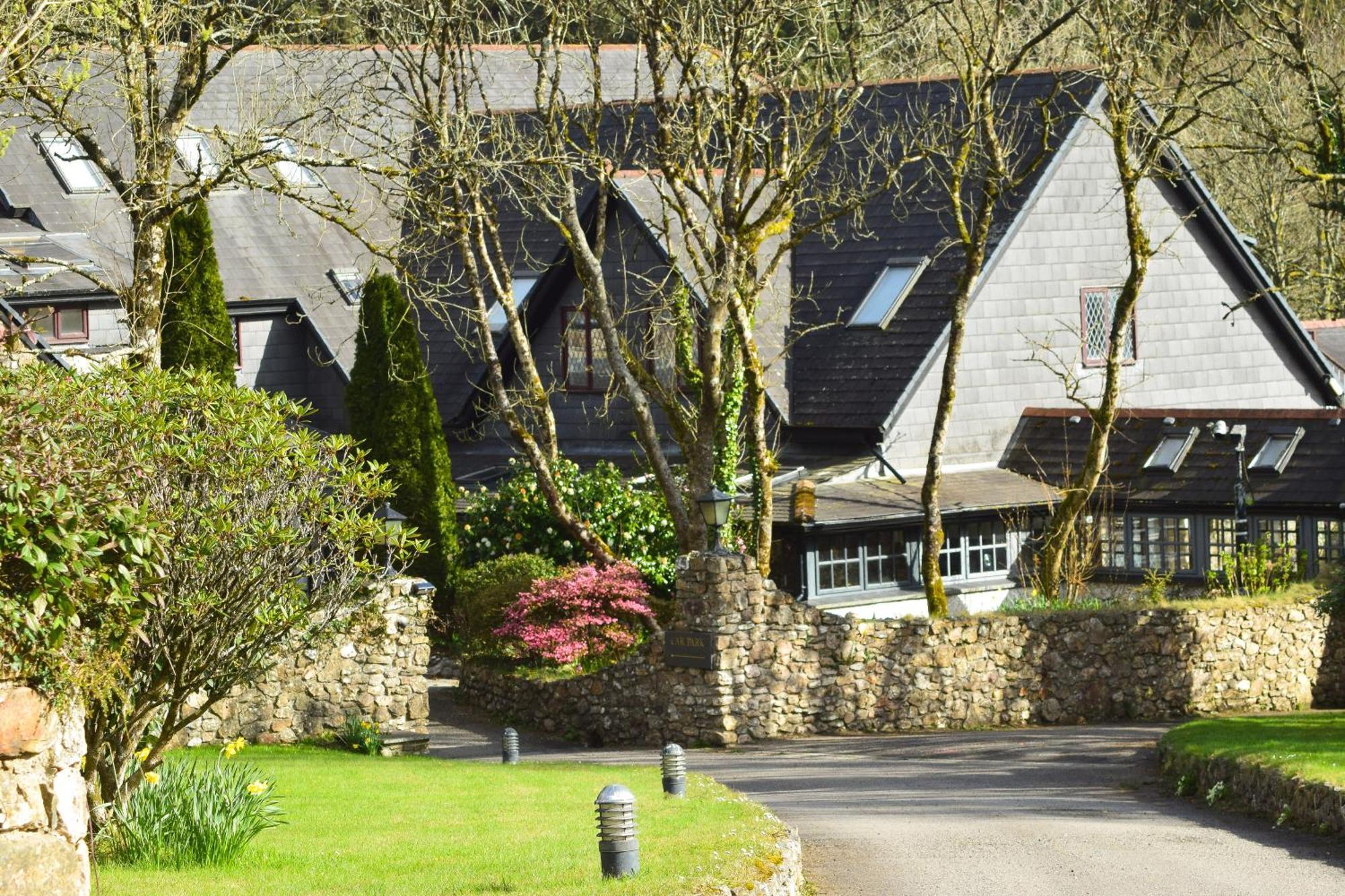 Hustyns Hotel Saint Wenn エクステリア 写真