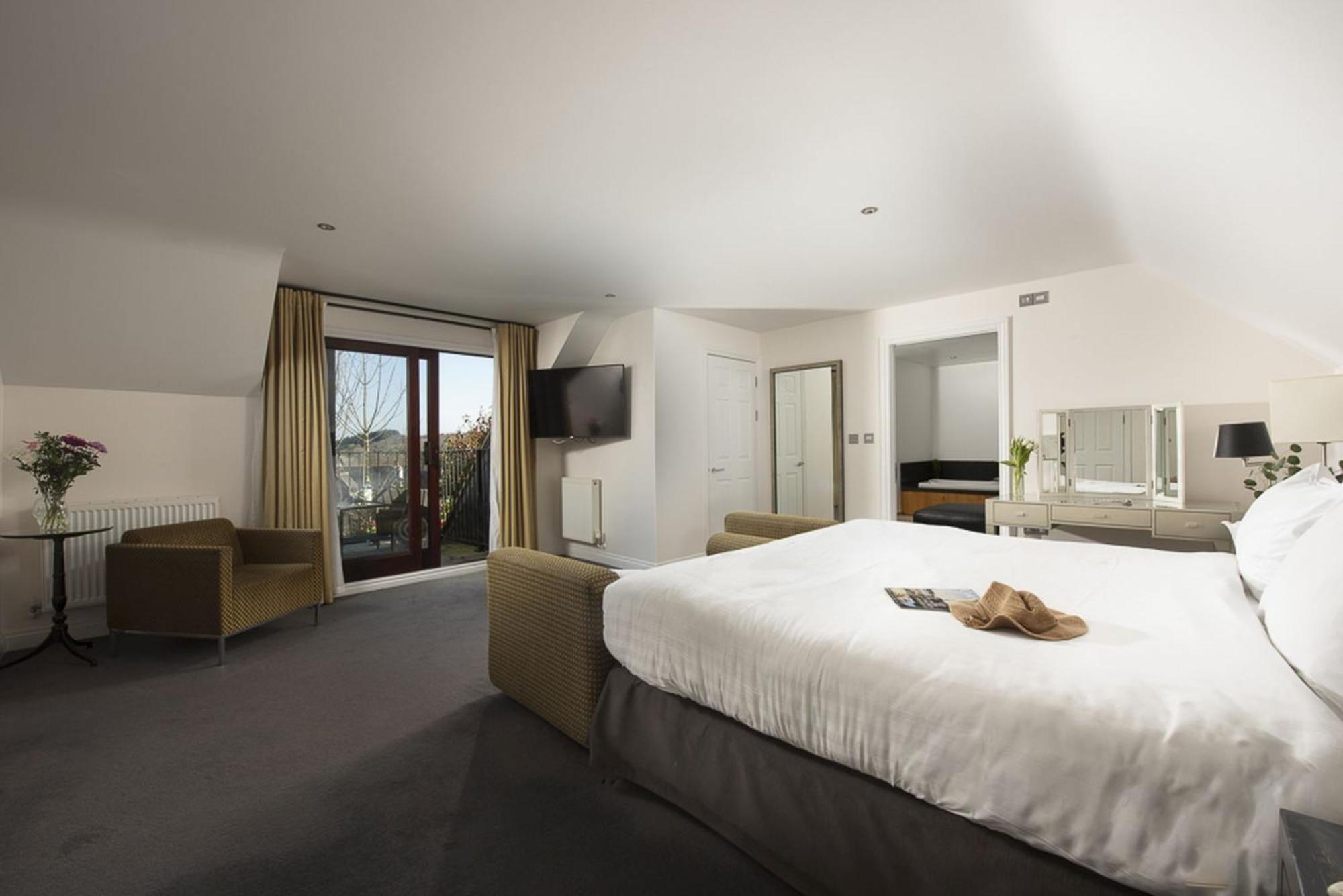 Hustyns Hotel Saint Wenn エクステリア 写真
