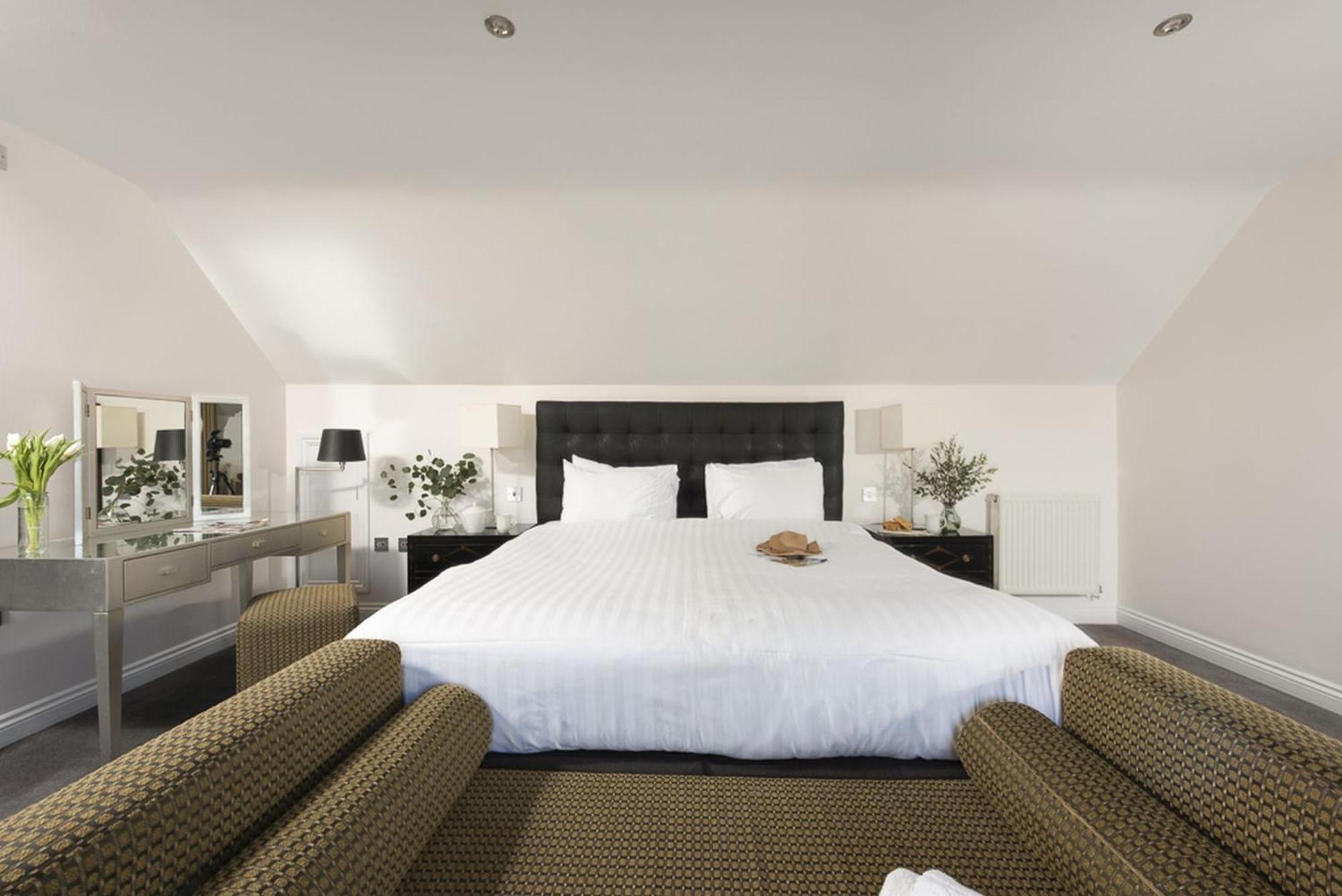 Hustyns Hotel Saint Wenn エクステリア 写真